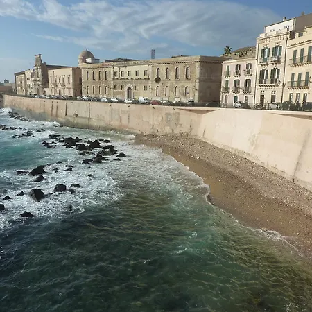 Mare Di S. Lucia 3* سيراكوزا